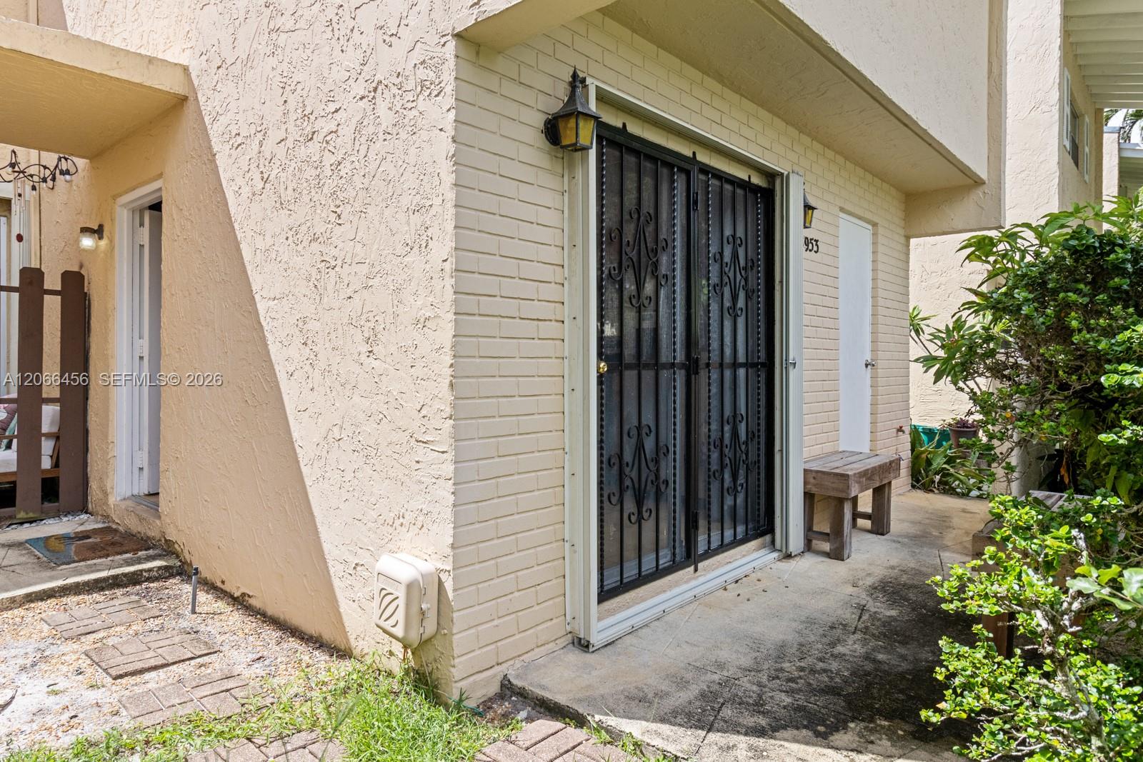 8953 NE 4th Ave Road