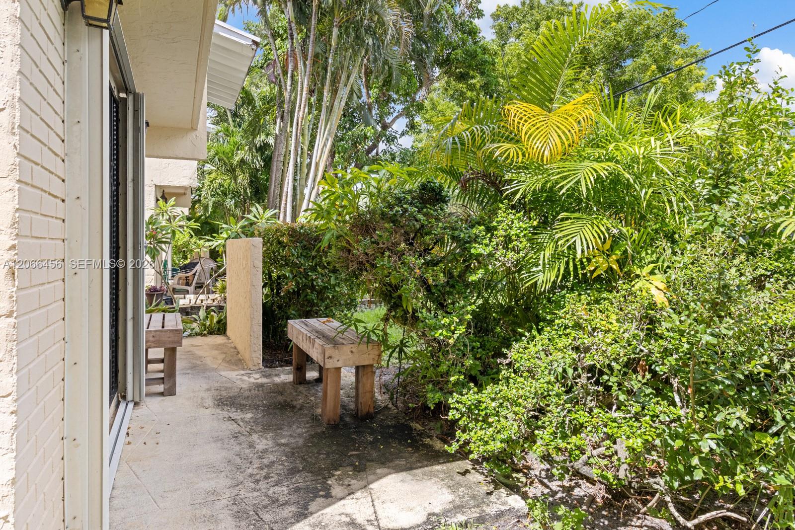 8953 NE 4th Ave Road