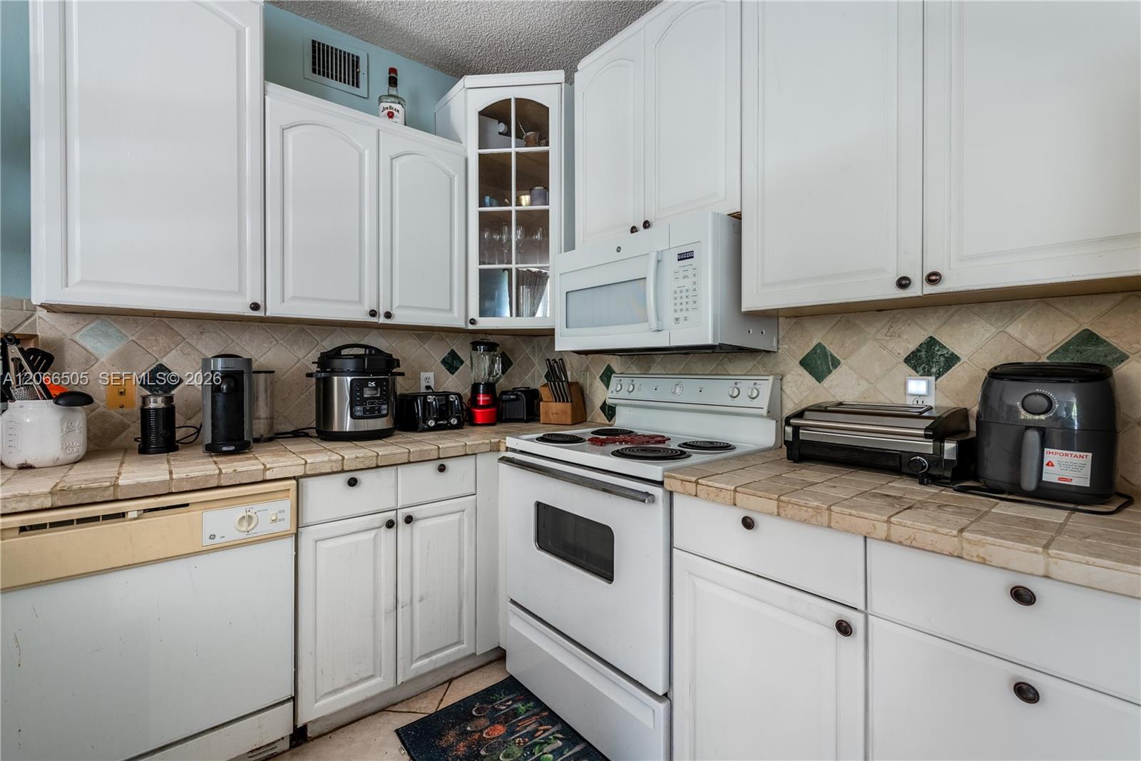 19601 E Country Club Drive