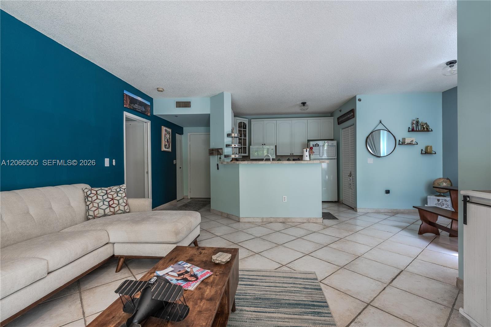 19601 E Country Club Drive