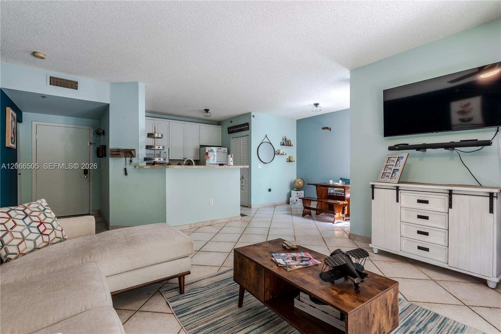 19601 E Country Club Drive