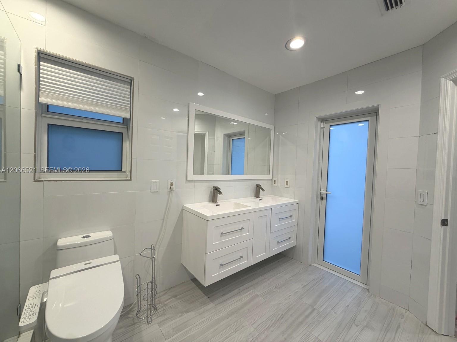 2616 Oakbrook Court