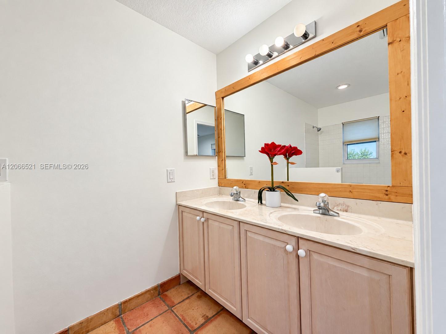2616 Oakbrook Court