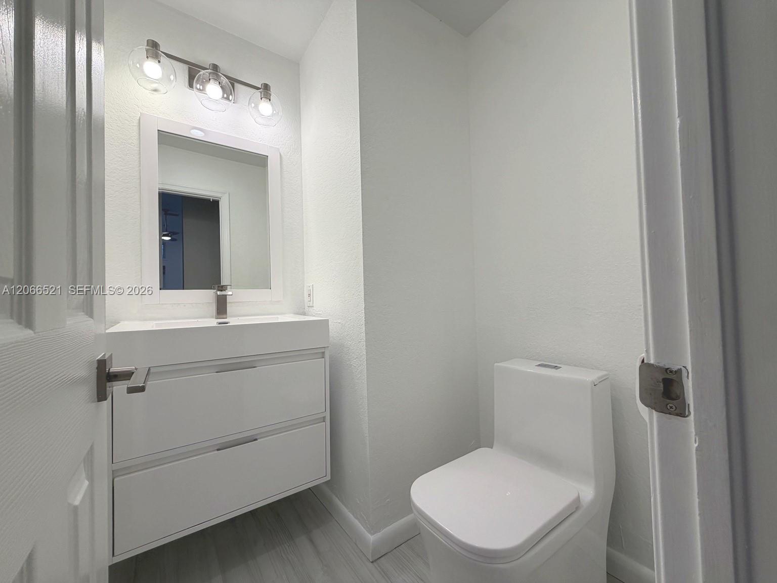 2616 Oakbrook Court