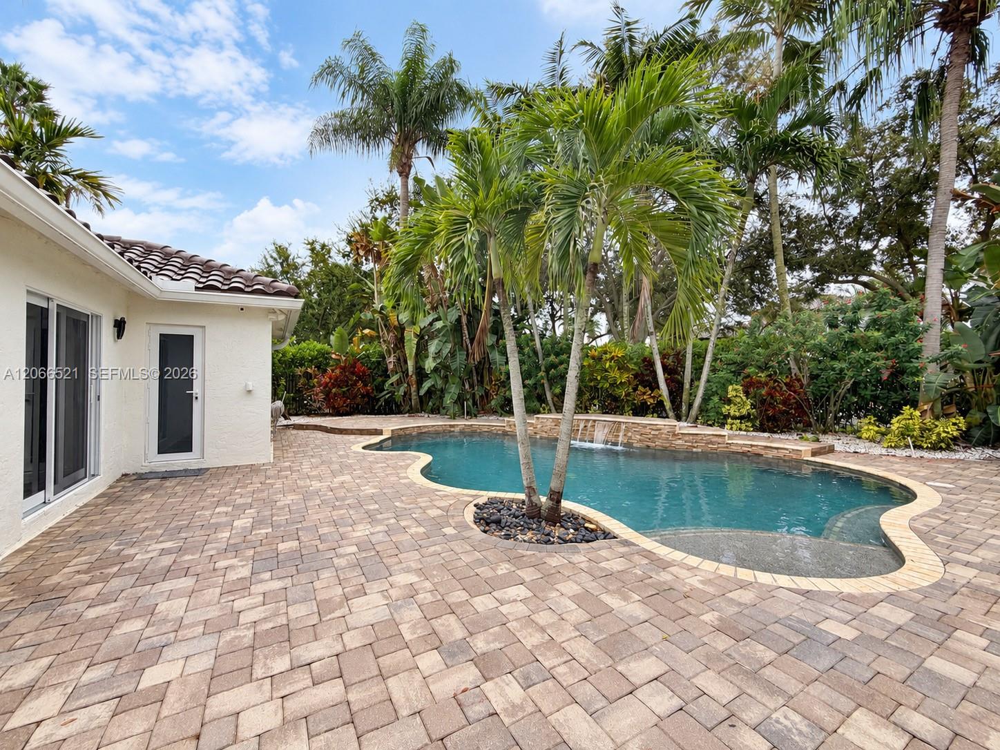 2616 Oakbrook Court