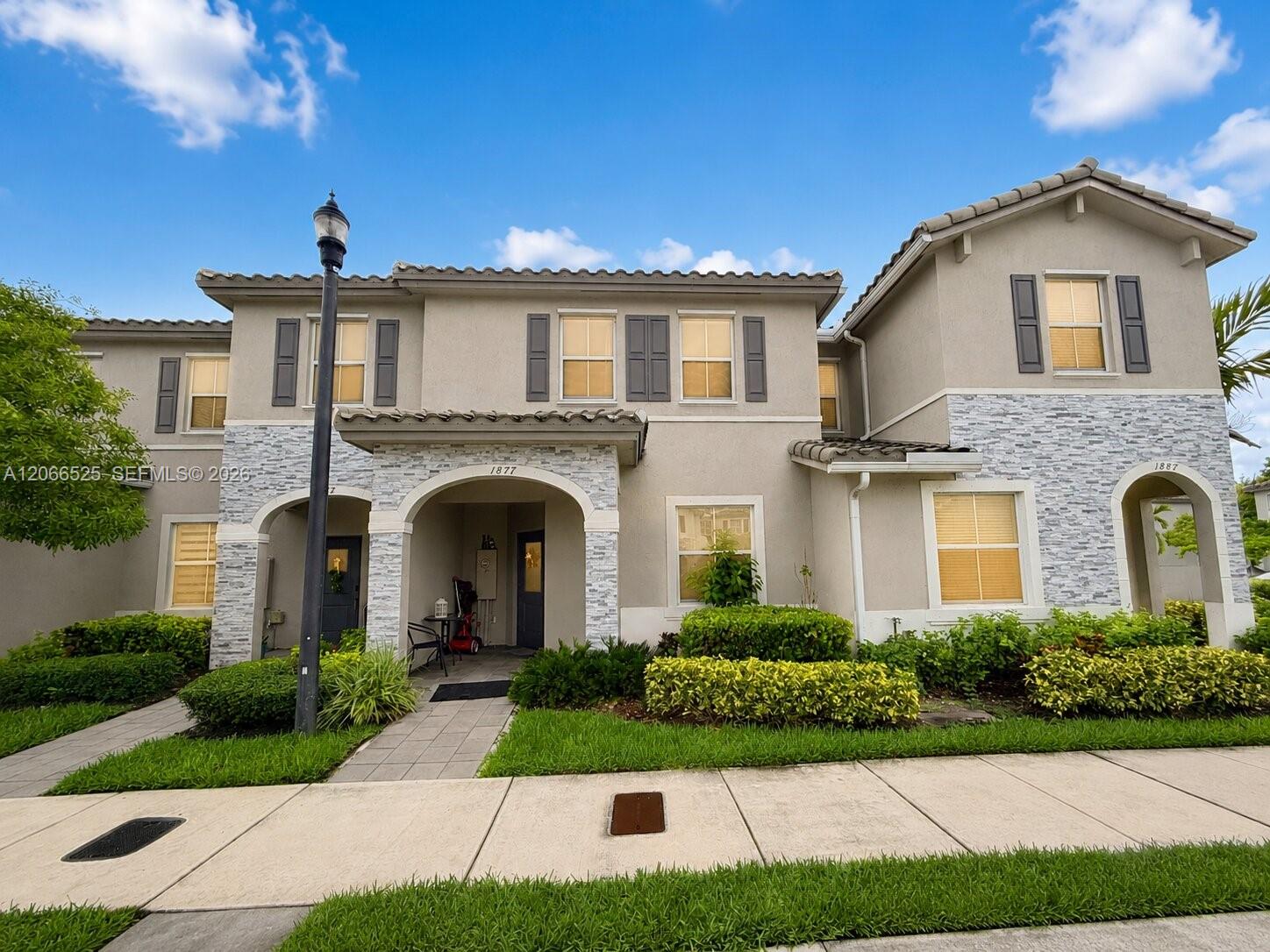 1877 SE 26th Terrace