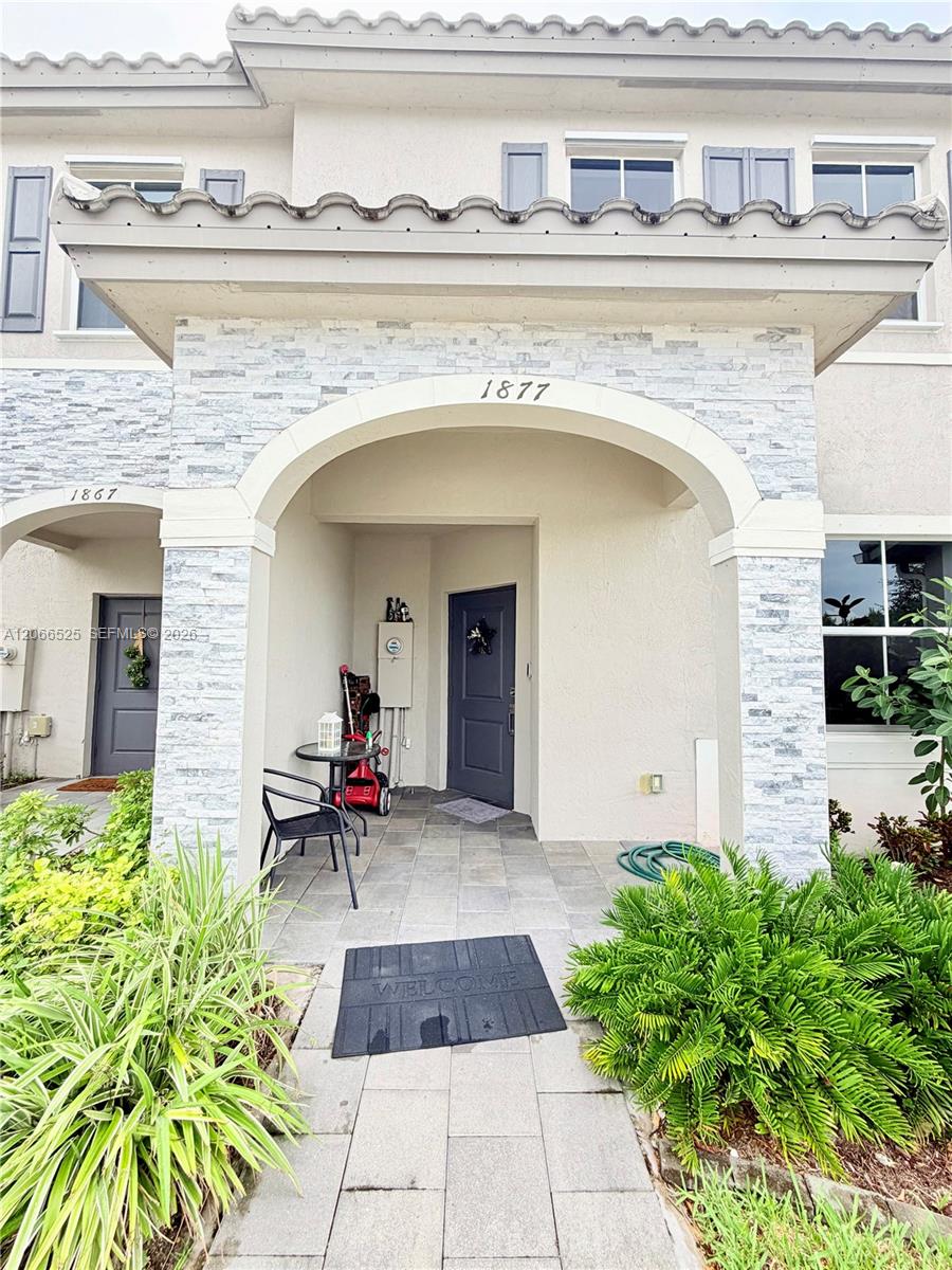 1877 SE 26th Terrace