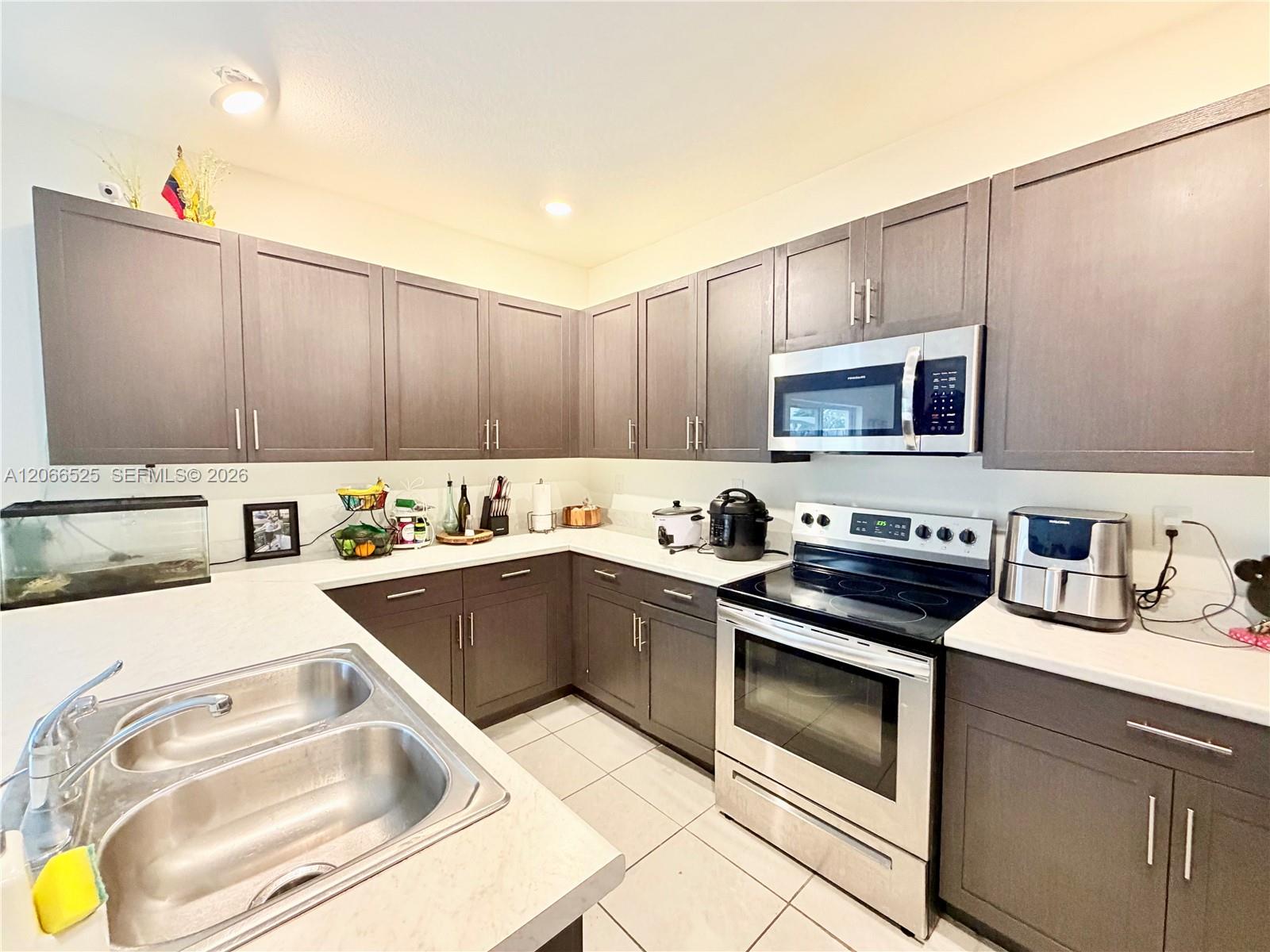 1877 SE 26th Terrace