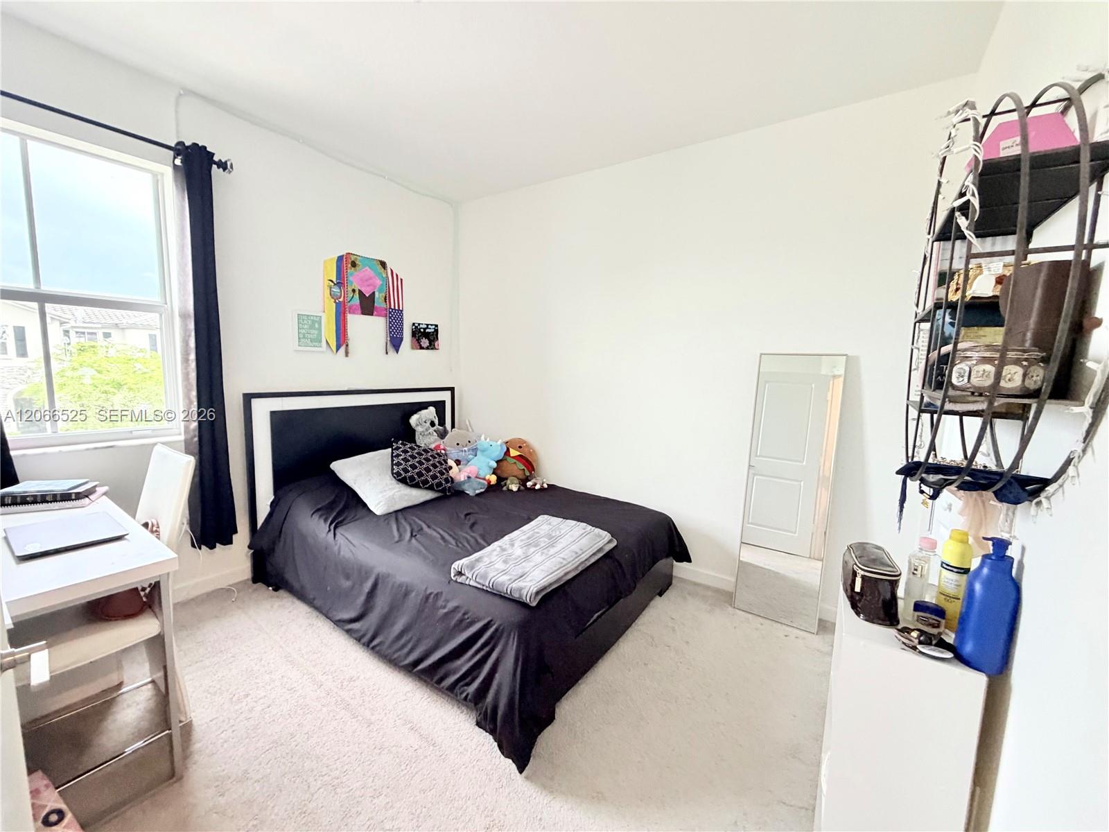1877 SE 26th Terrace