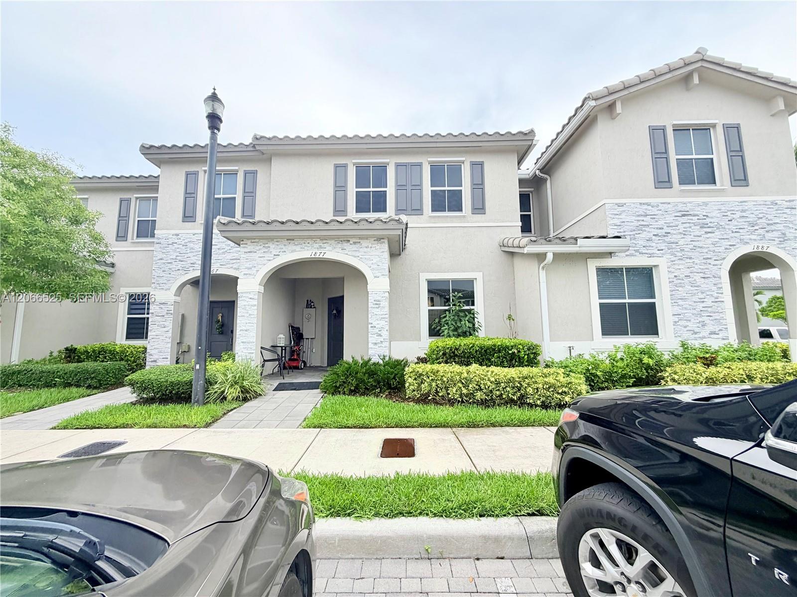 1877 SE 26th Terrace