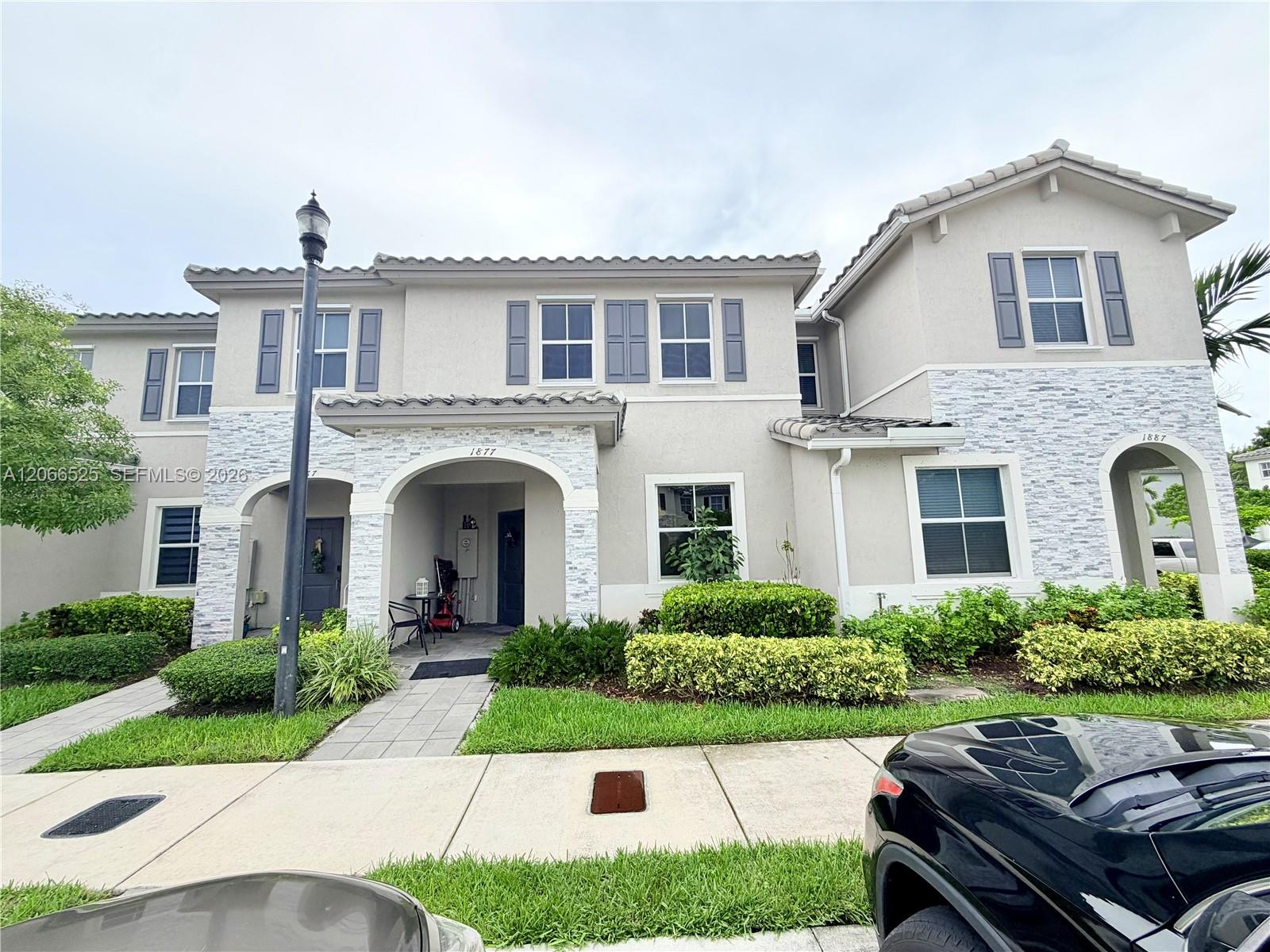 1877 SE 26th Terrace