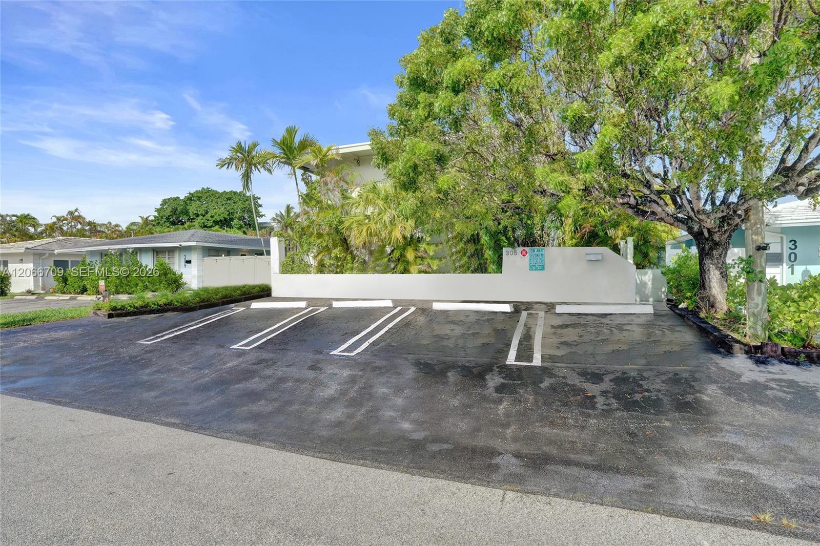 305 SE 12th Avenue