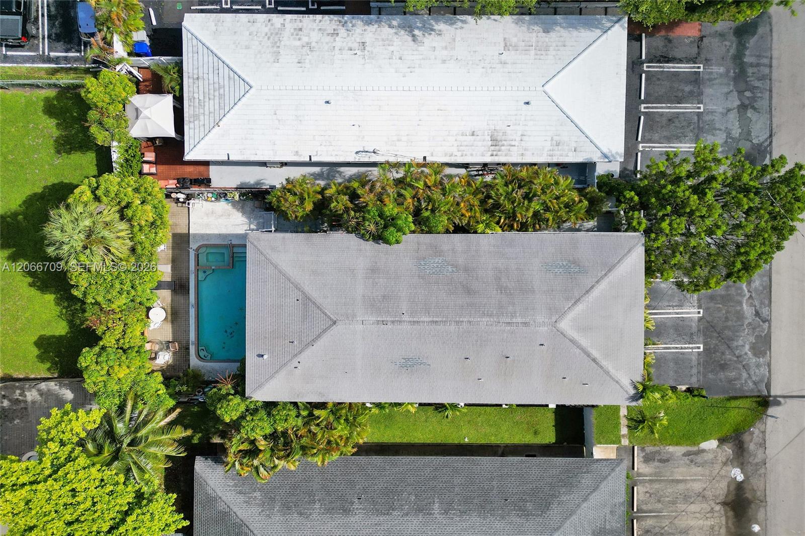 305 SE 12th Avenue