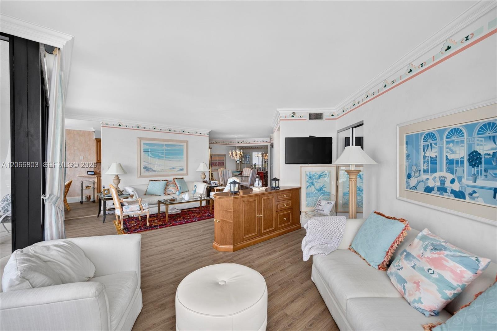 1000 Island Boulevard