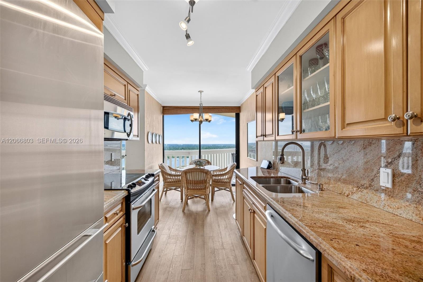 1000 Island Boulevard