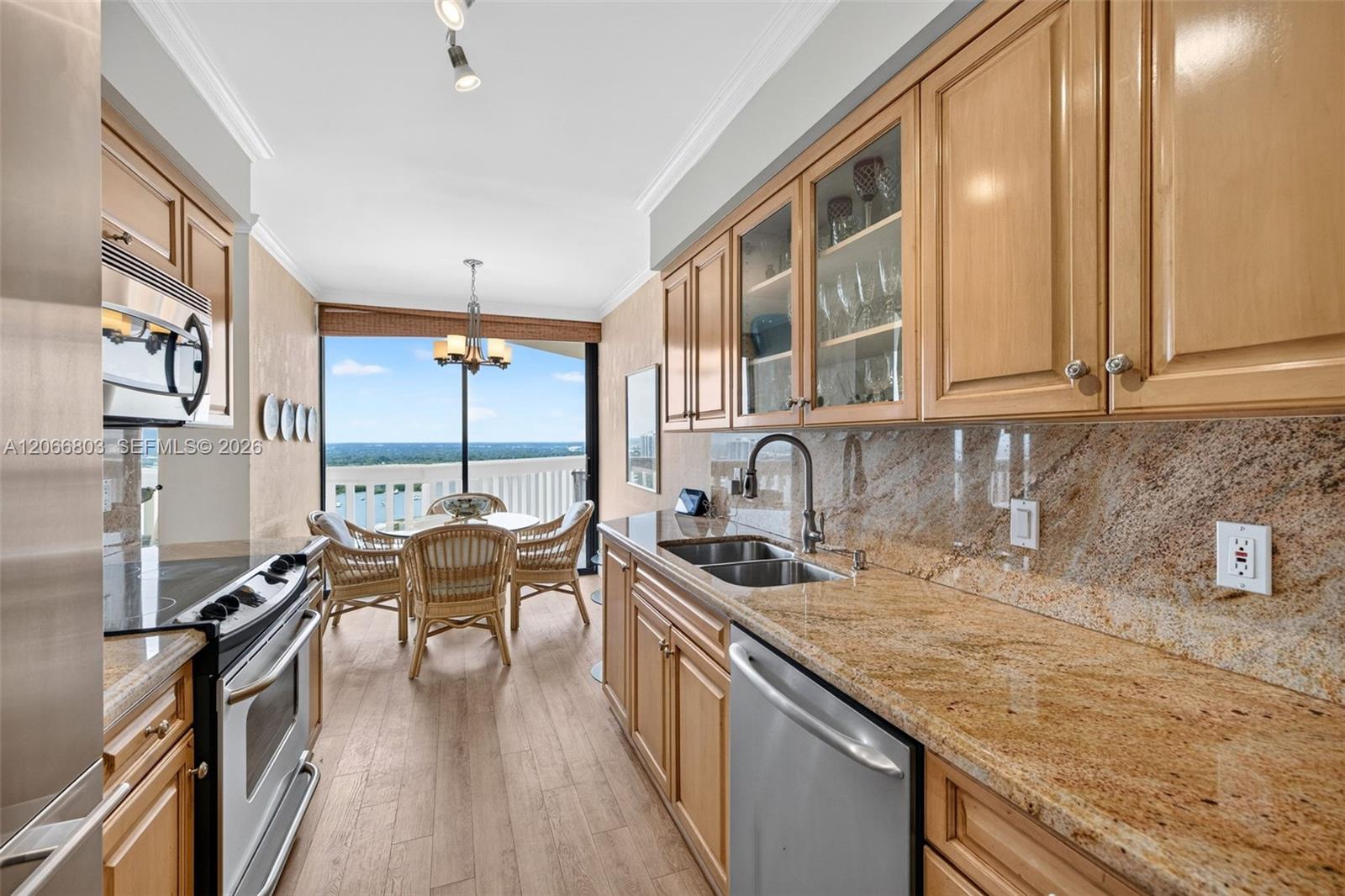 1000 Island Boulevard