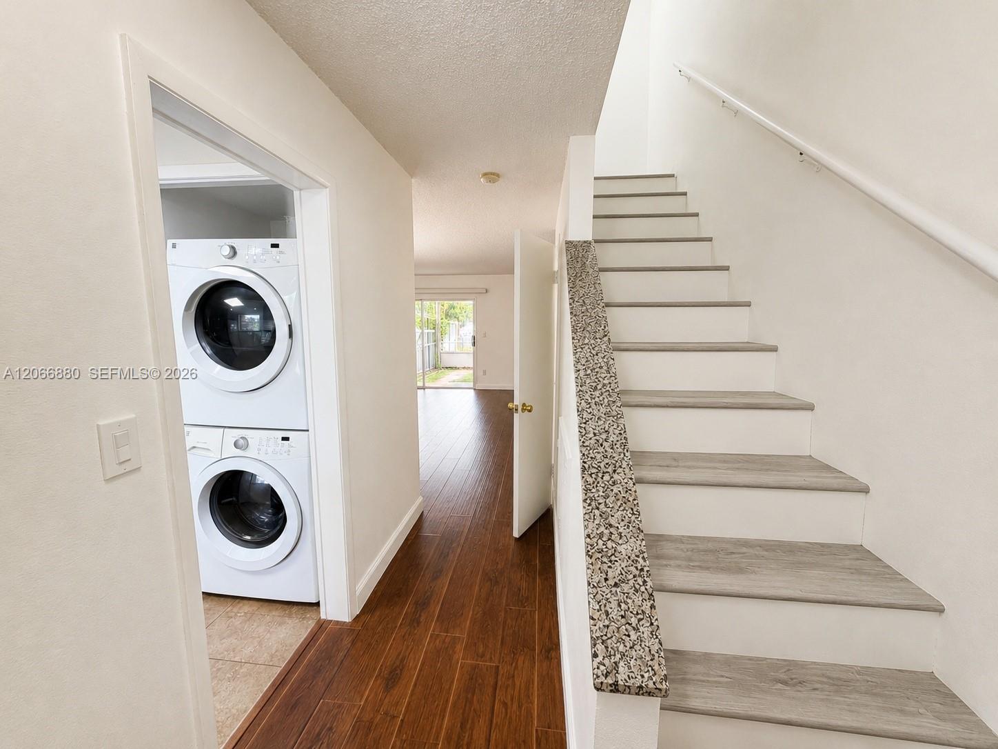 1720 W 75th Street