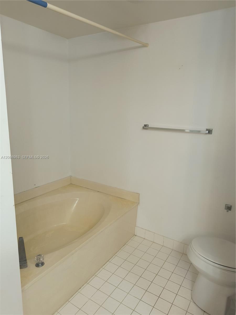 3610 Yacht Club Drive