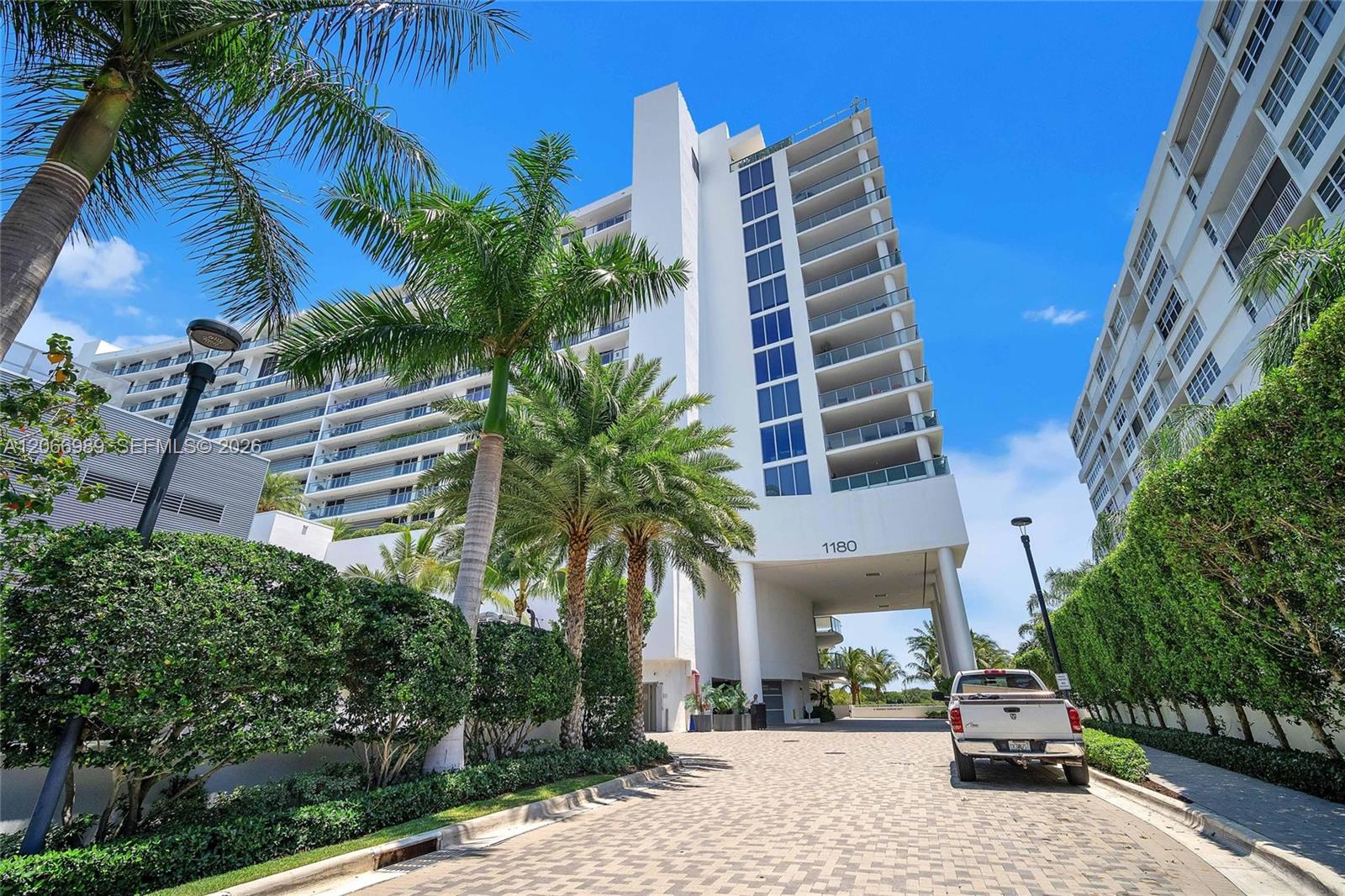 1180 N Federal Highway