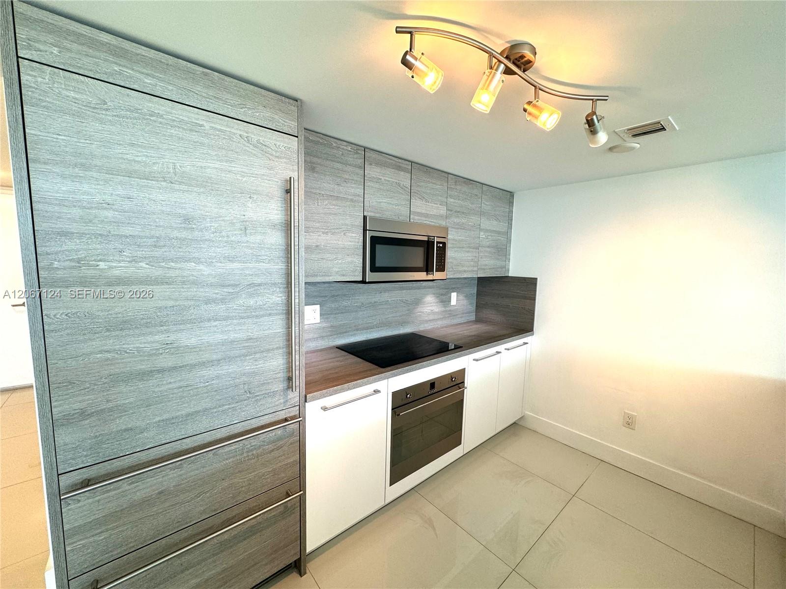 400 Sunny Isles Boulevard
