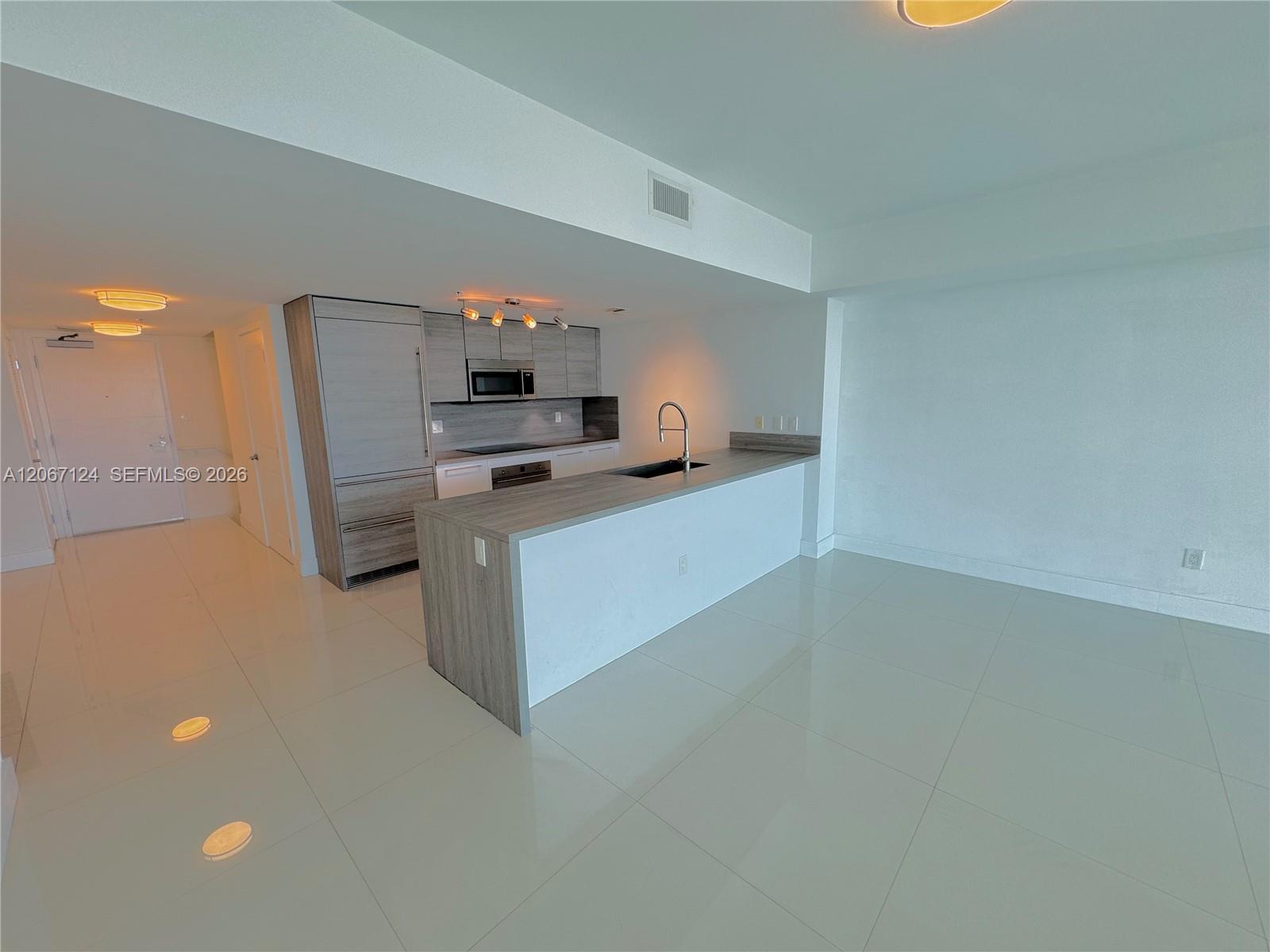 400 Sunny Isles Boulevard