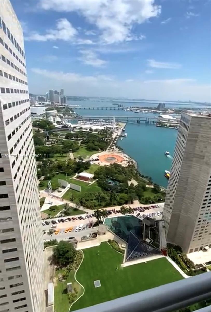 325 S Biscayne Boulevard