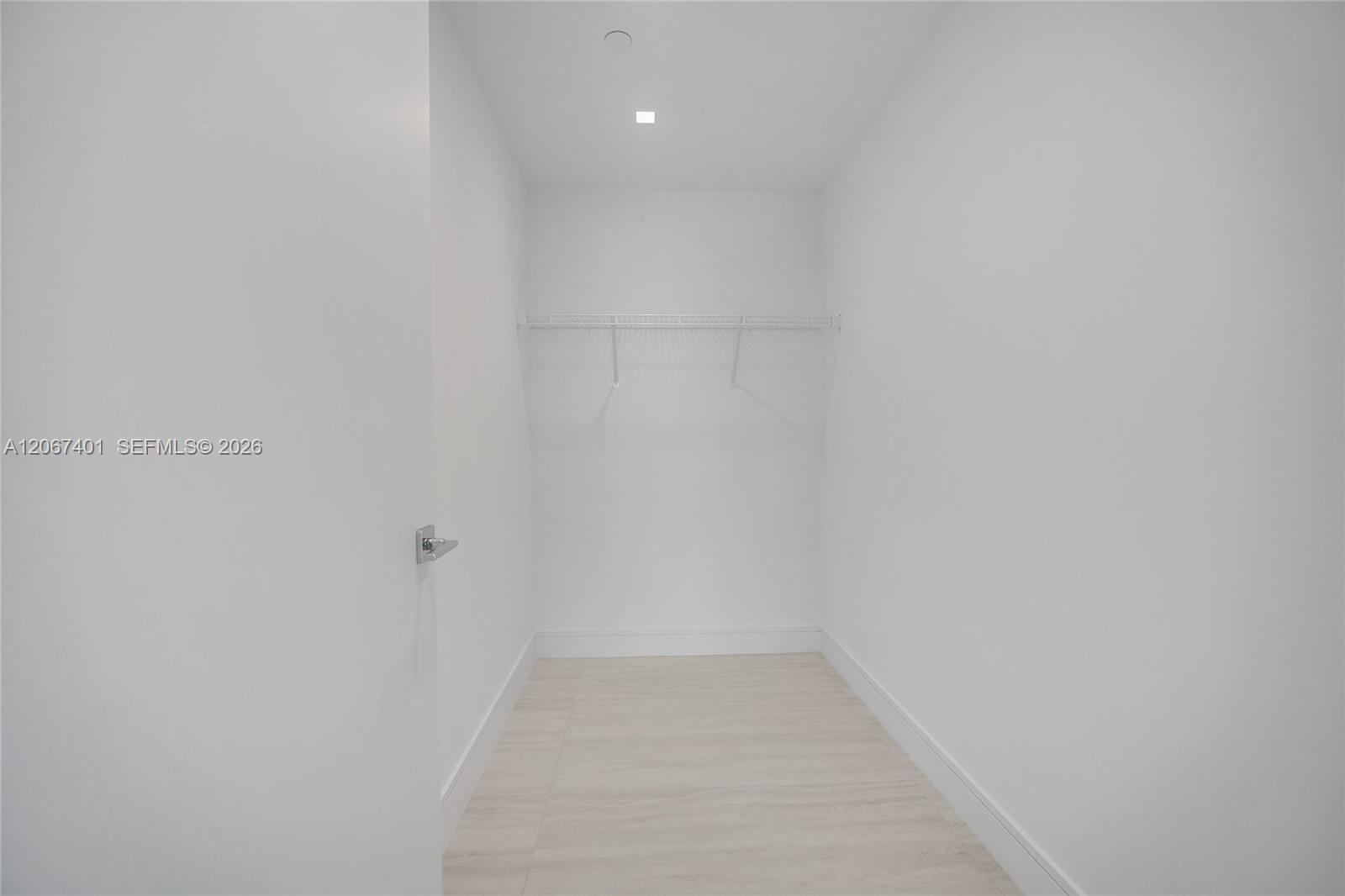 2411 Laguna Circle