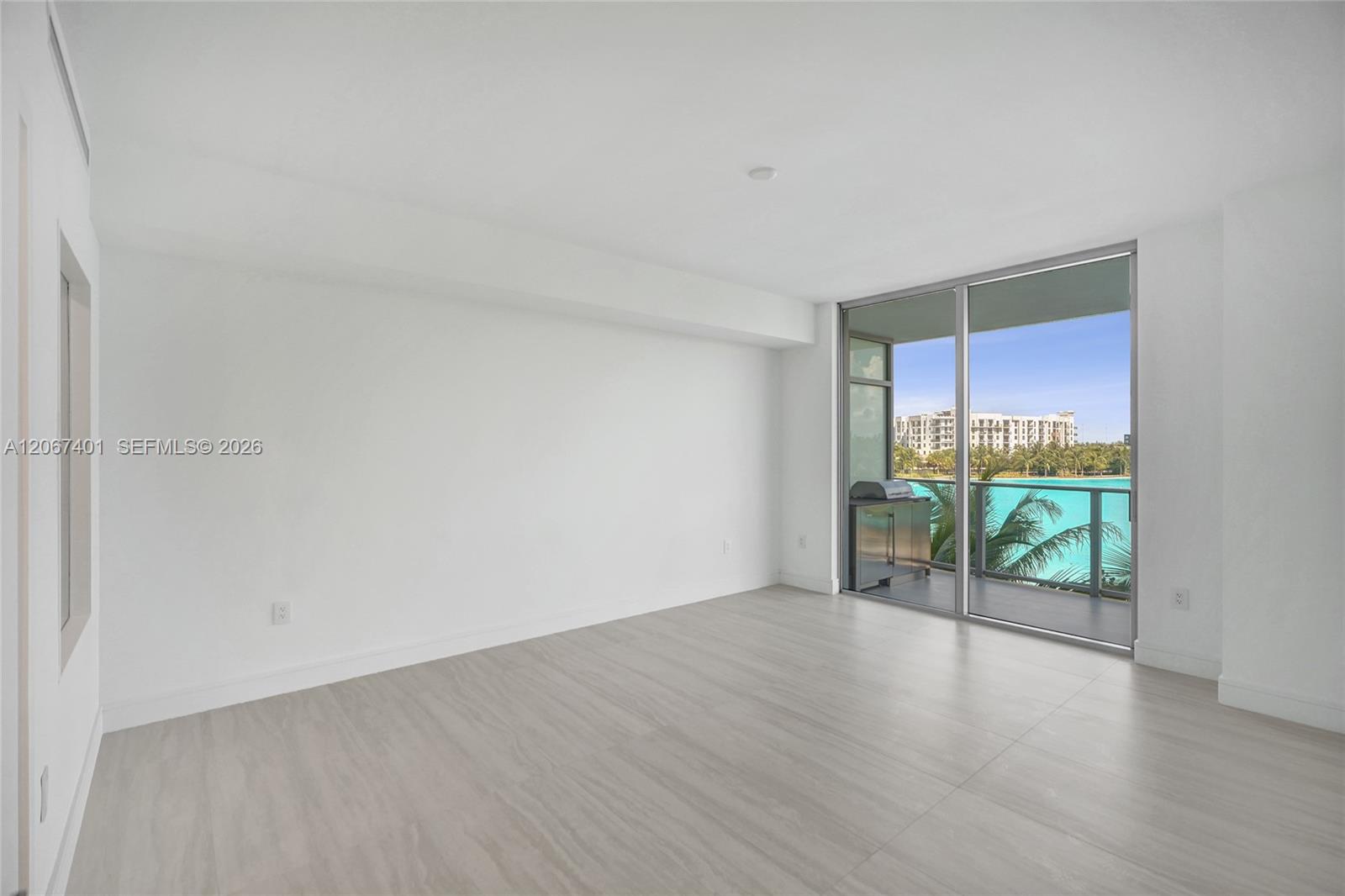 2411 Laguna Circle