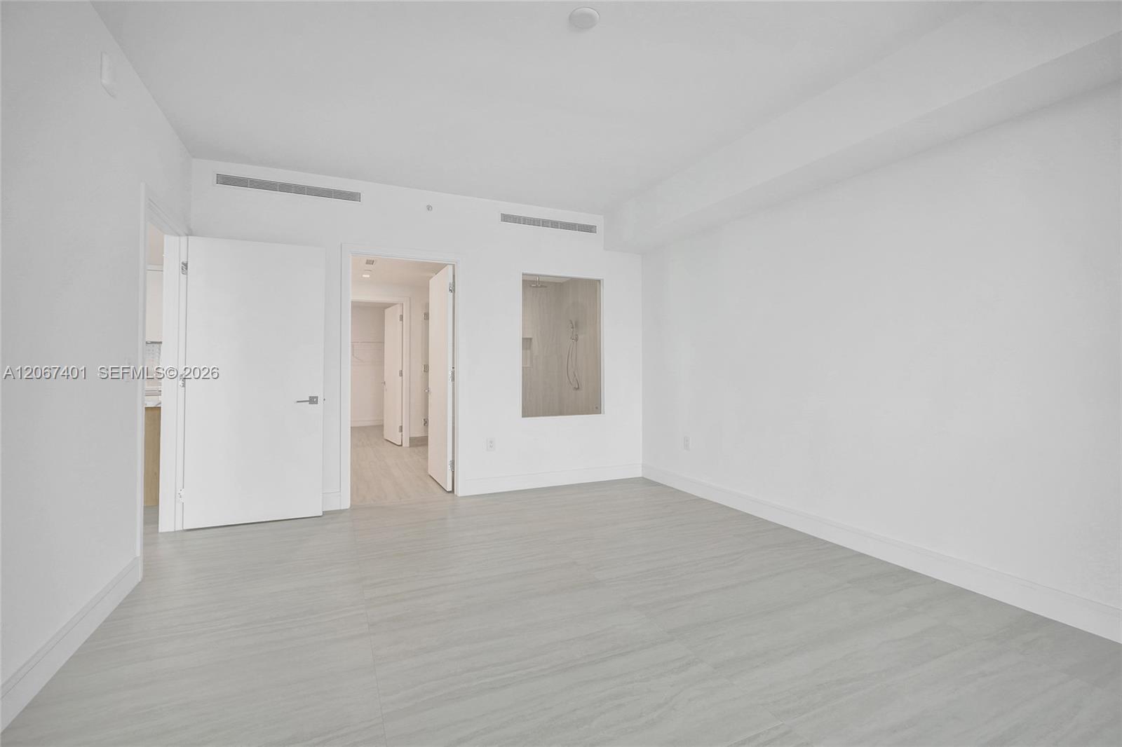 2411 Laguna Circle