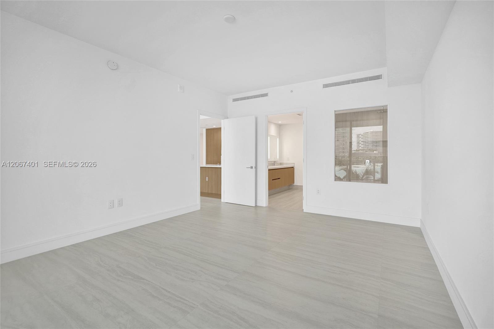 2411 Laguna Circle