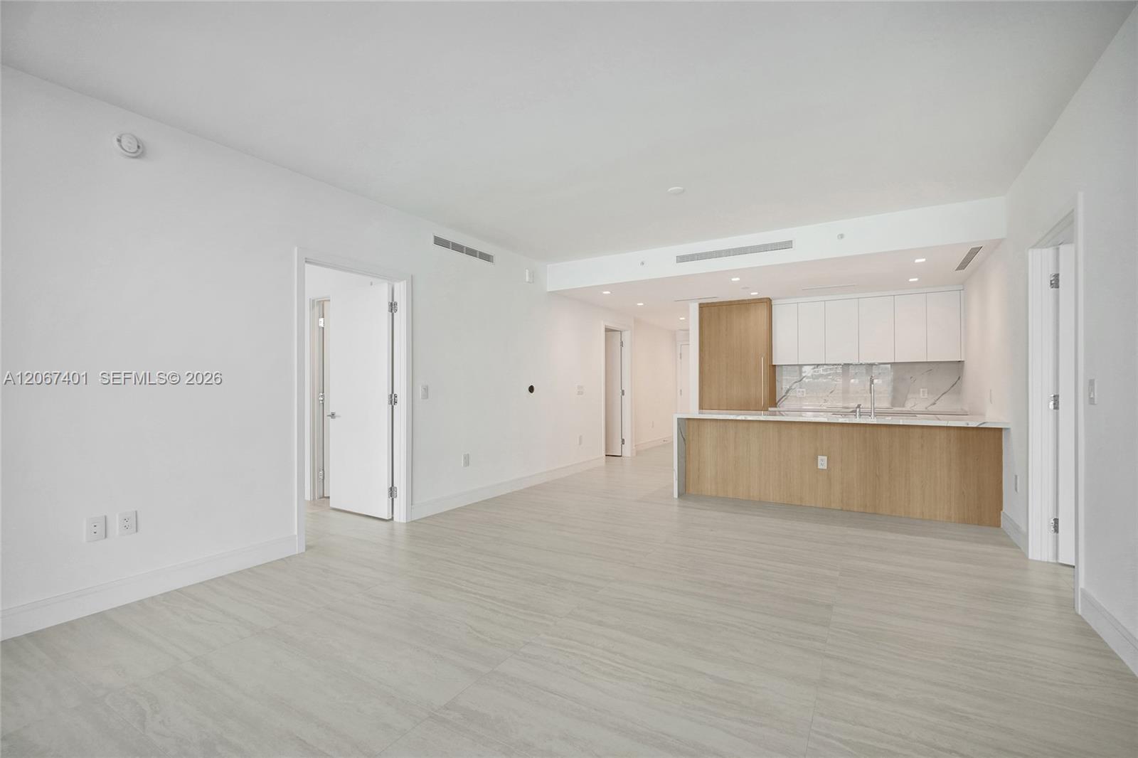 2411 Laguna Circle