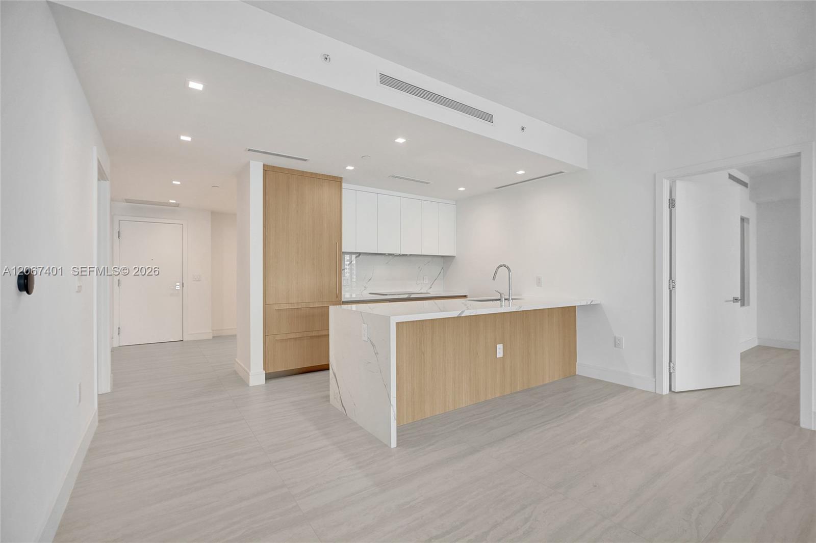 2411 Laguna Circle