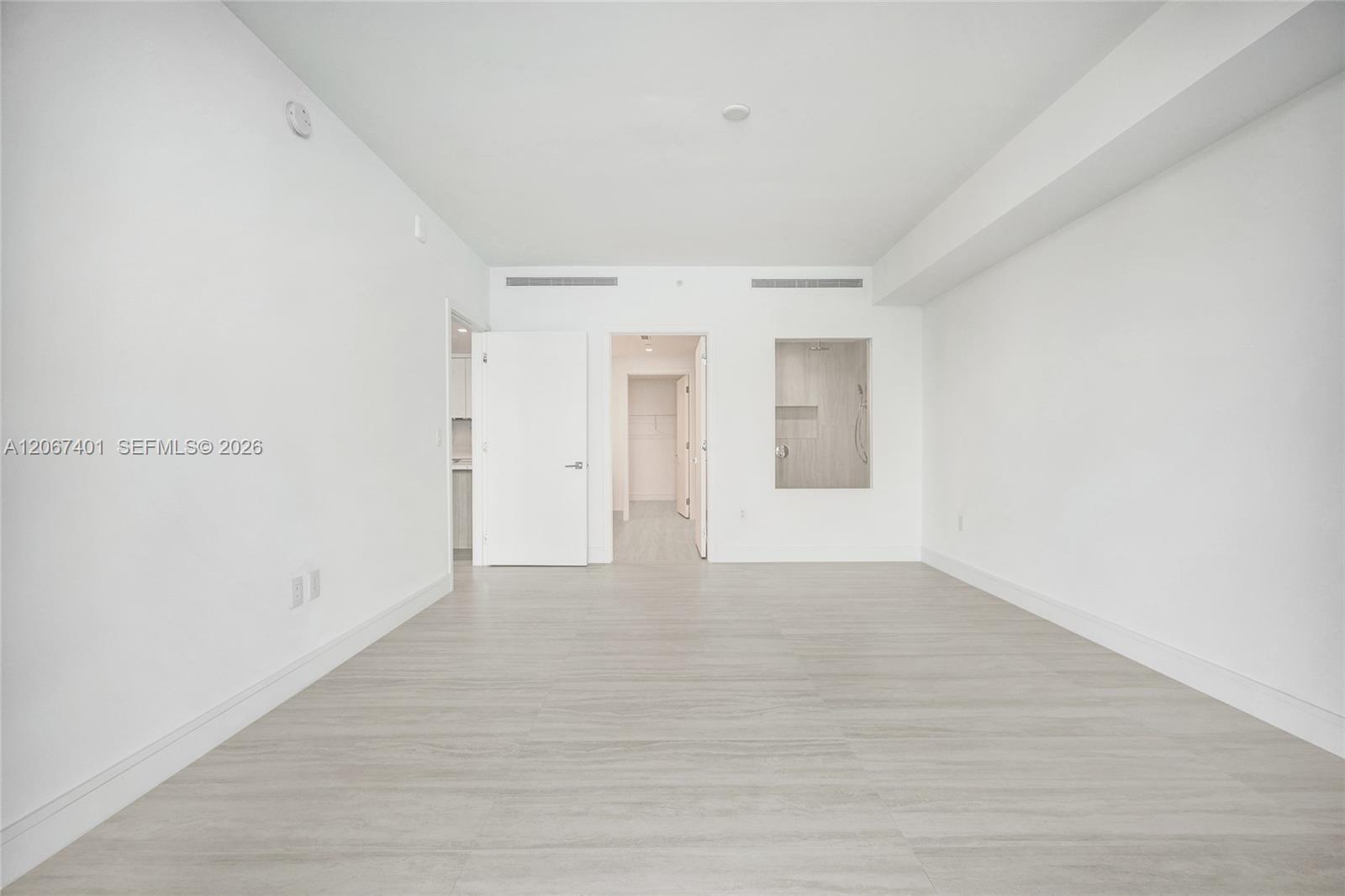 2411 Laguna Circle