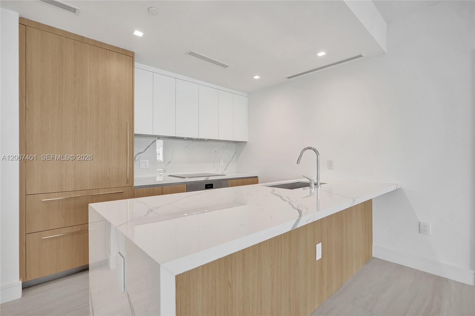 2411 Laguna Circle