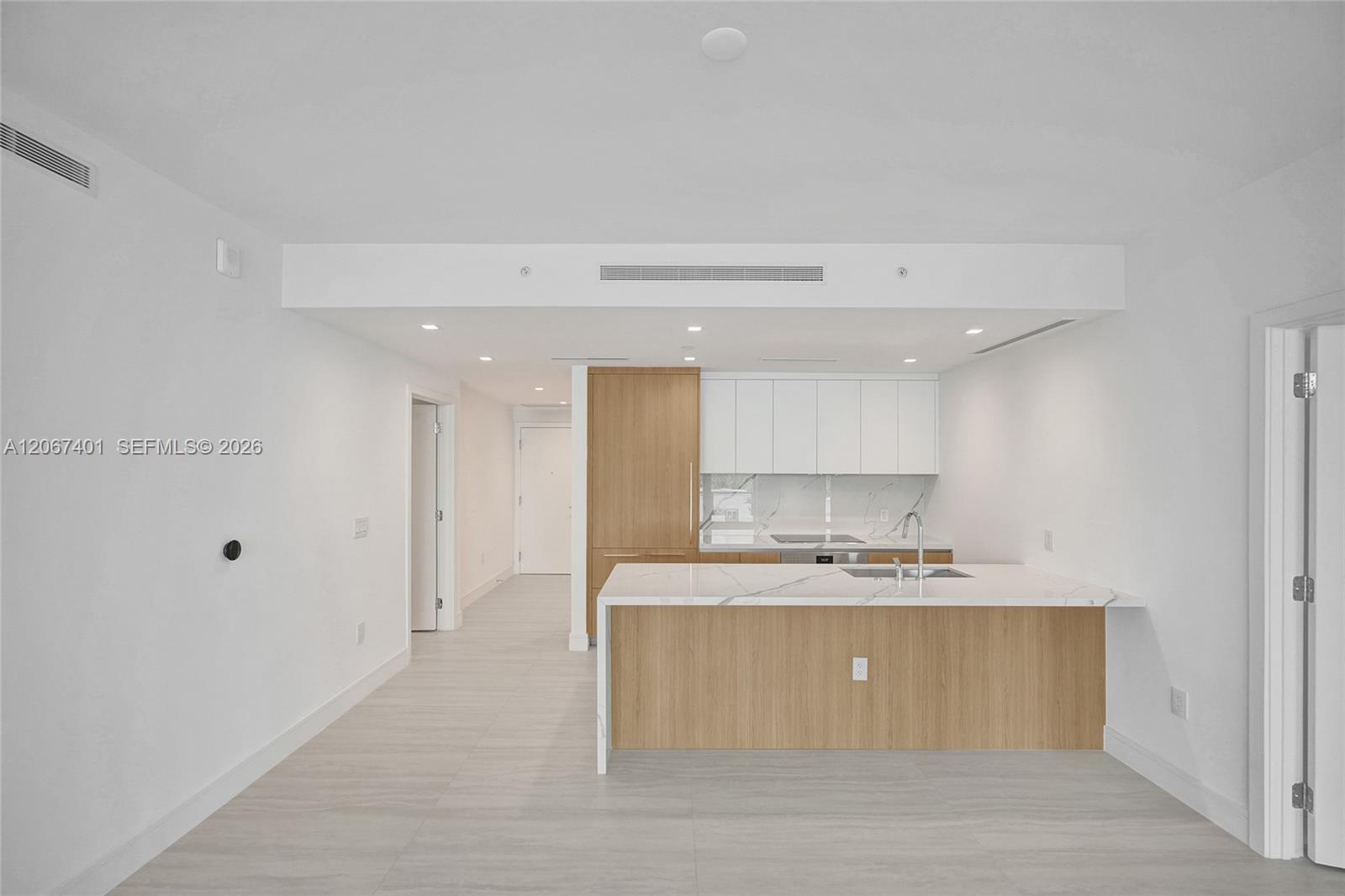 2411 Laguna Circle
