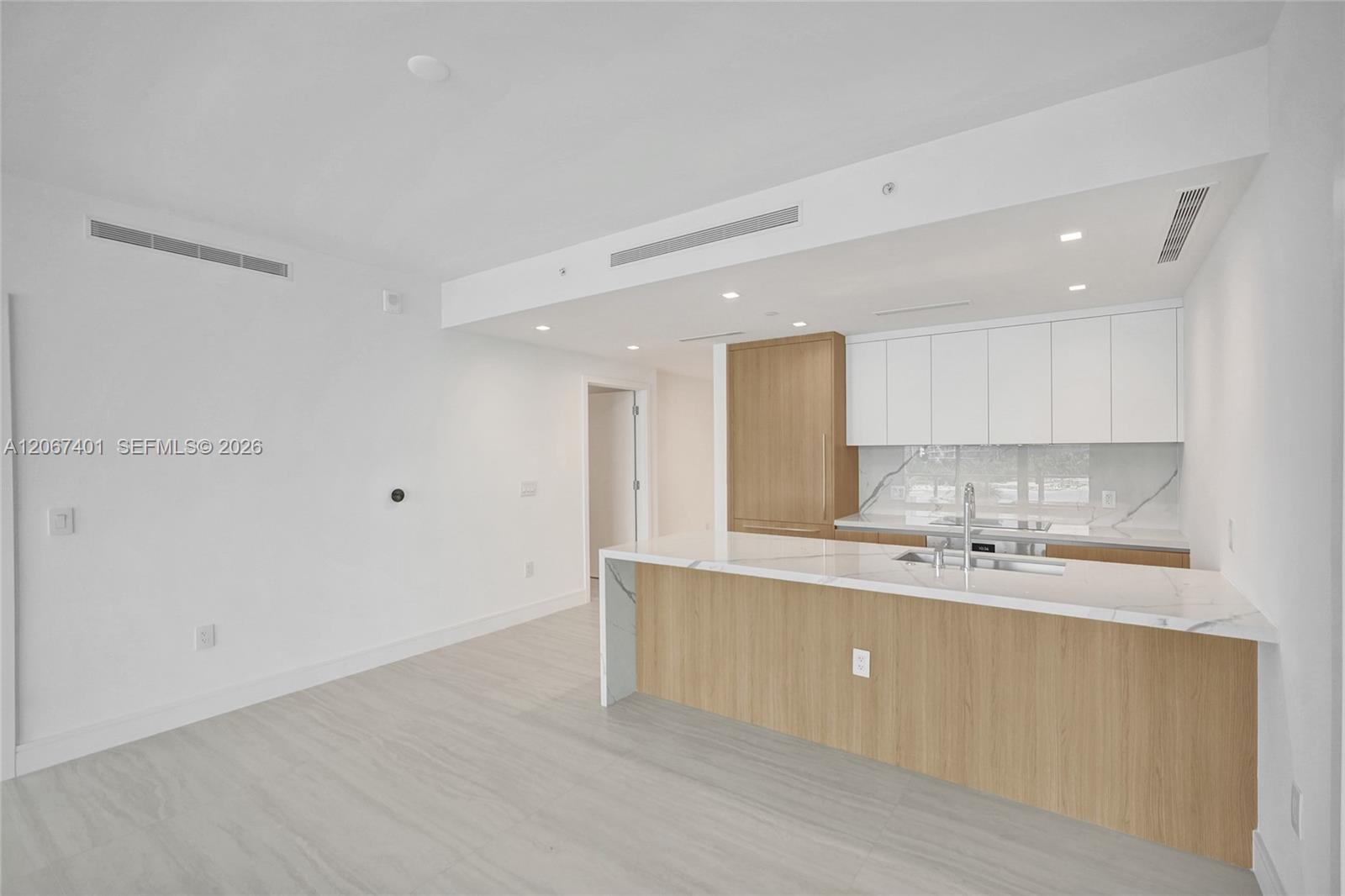 2411 Laguna Circle