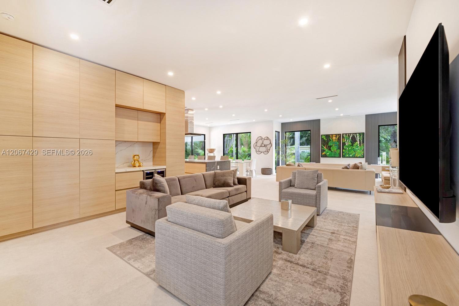 1015 NE 114th Street