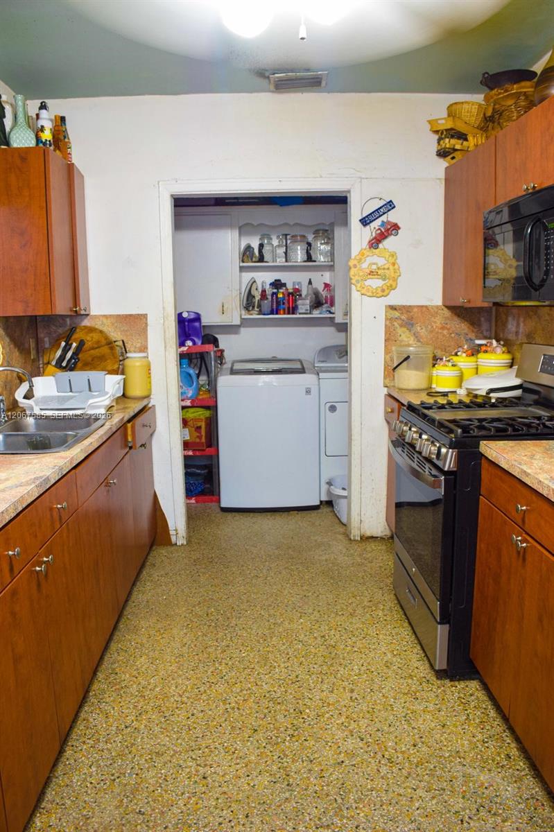 371 W 47th Street