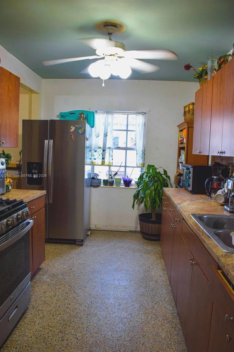 371 W 47th Street