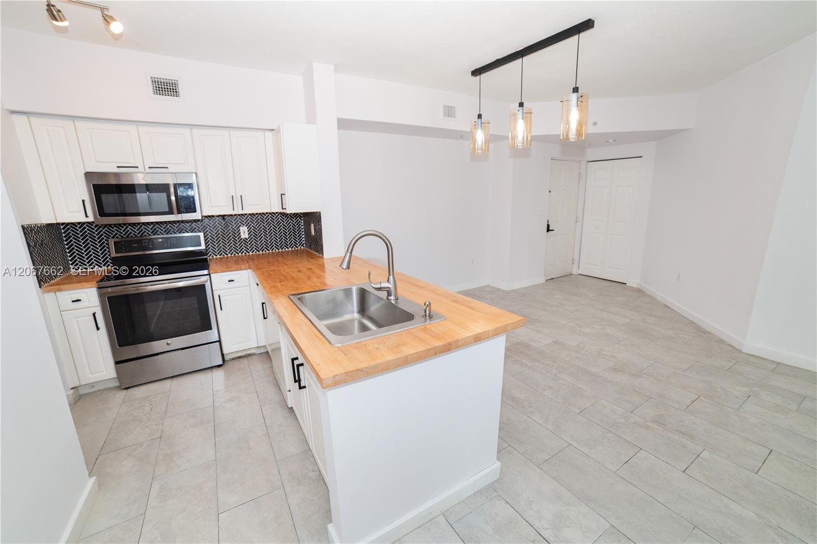 17125 N Bay Road