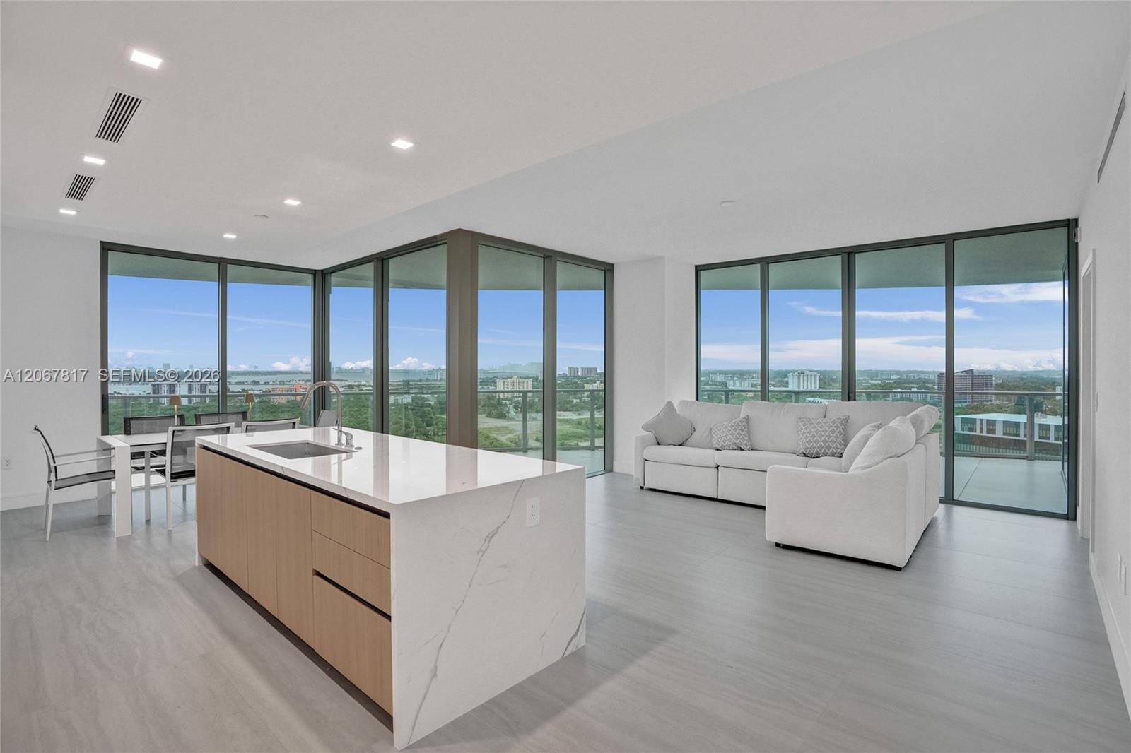 2411 Laguna Circle