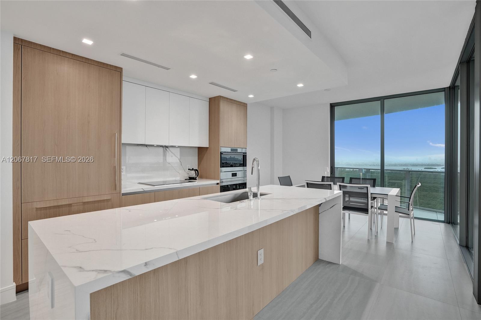 2411 Laguna Circle