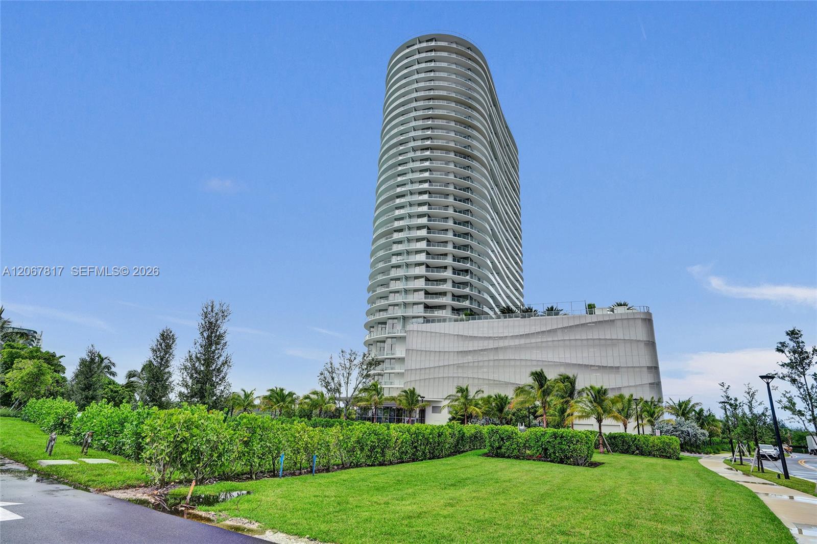 2411 Laguna Circle