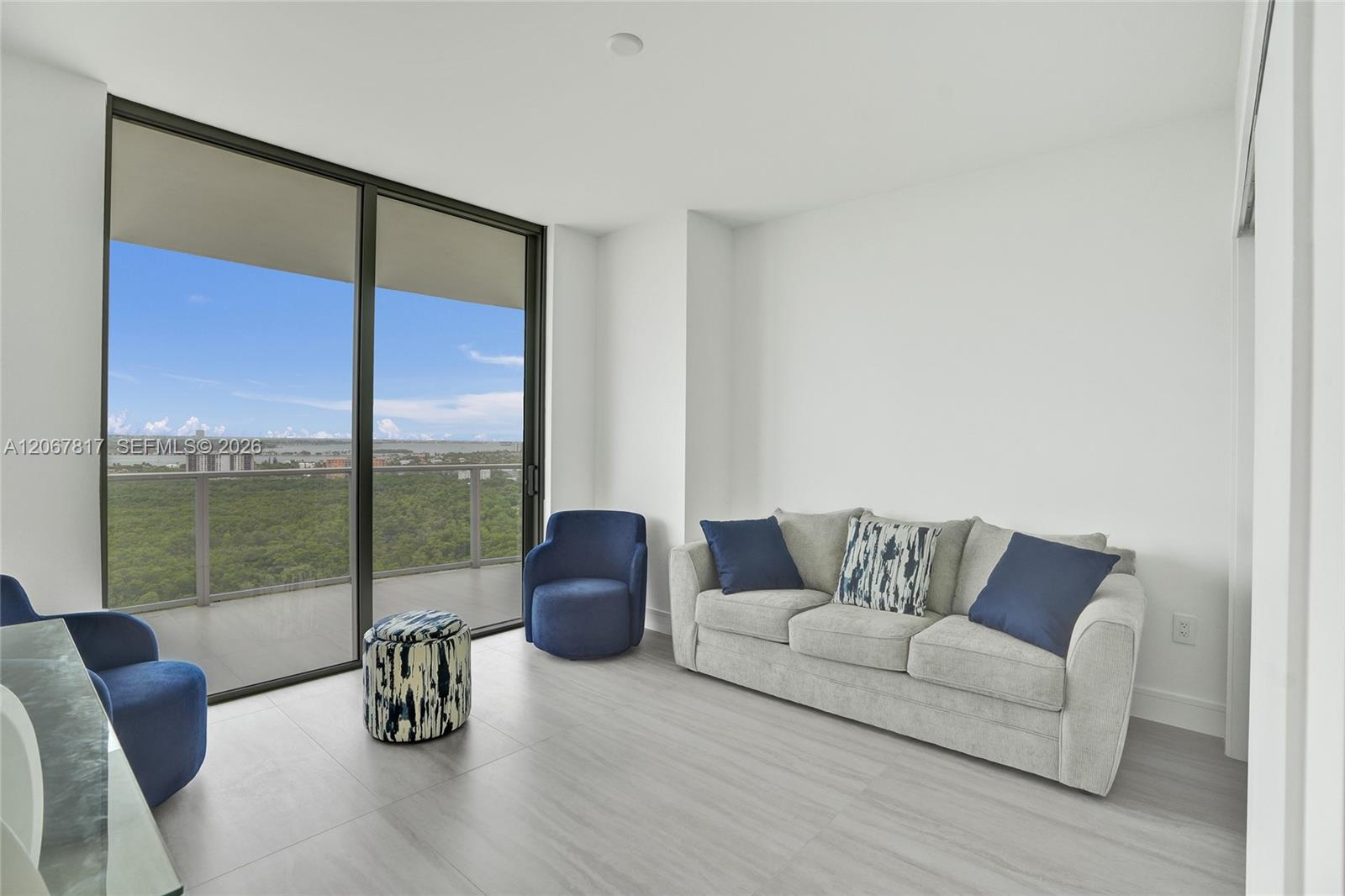 2411 Laguna Circle