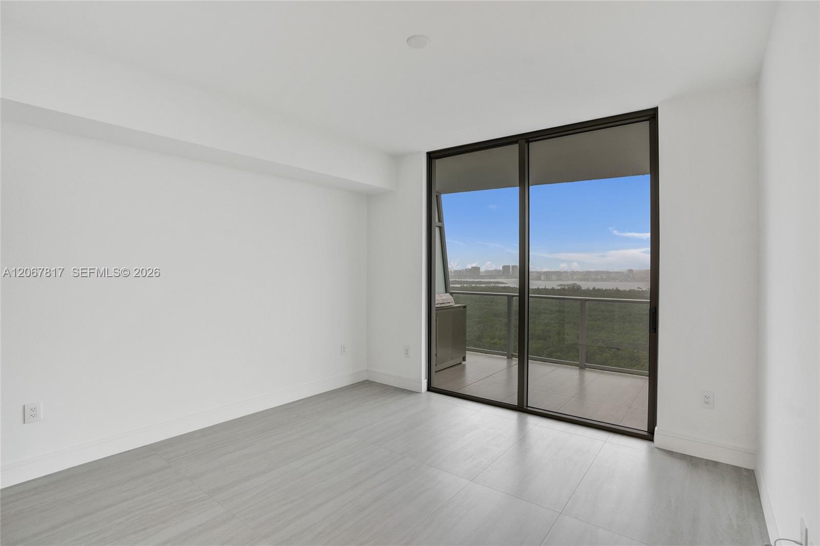 2411 Laguna Circle