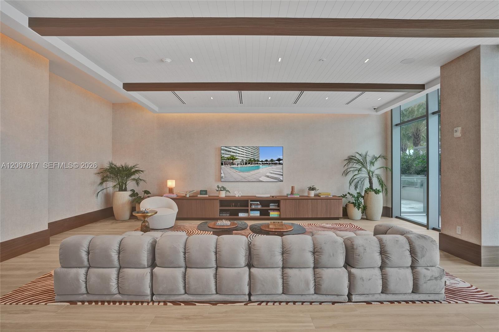 2411 Laguna Circle