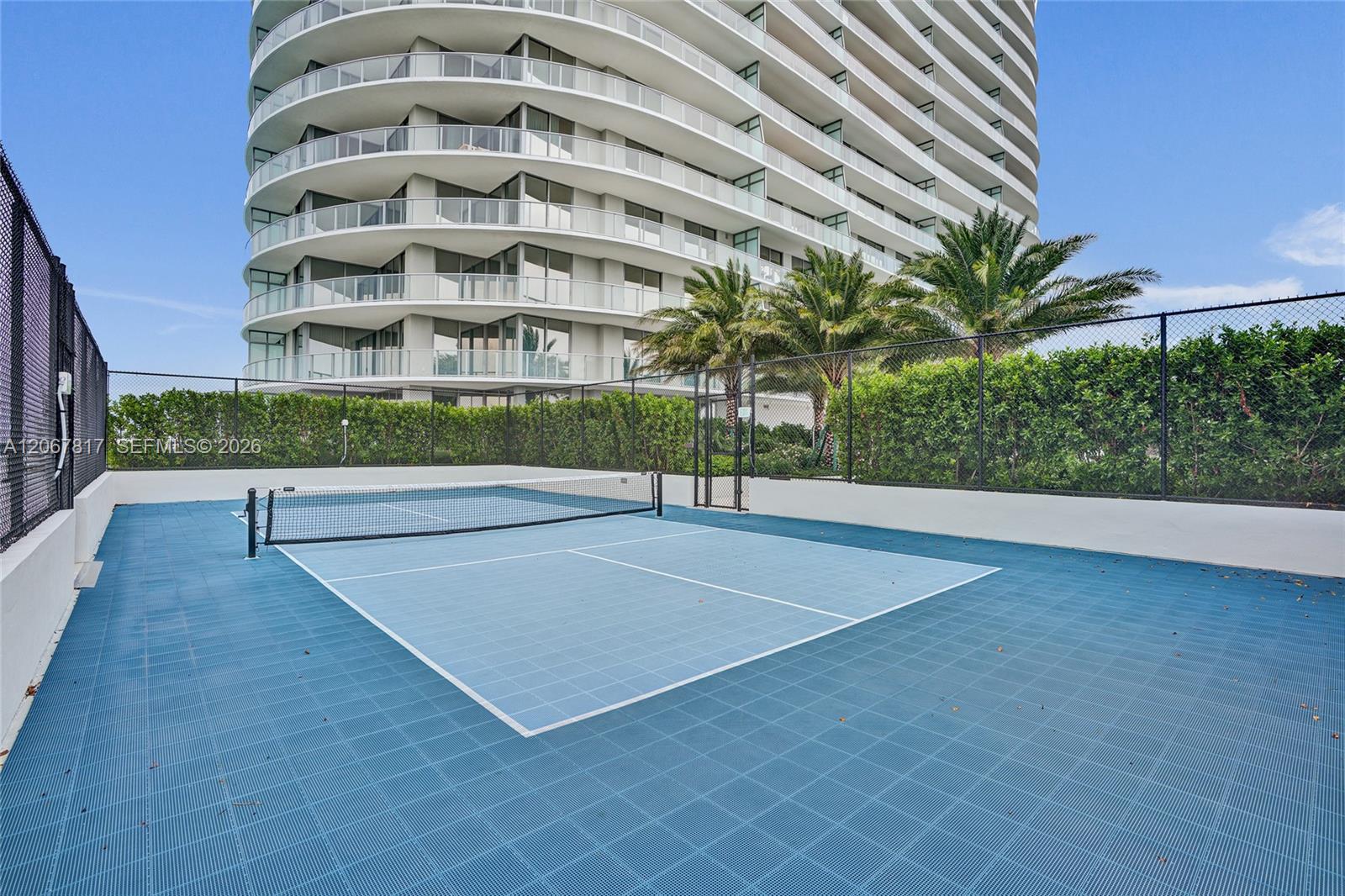 2411 Laguna Circle