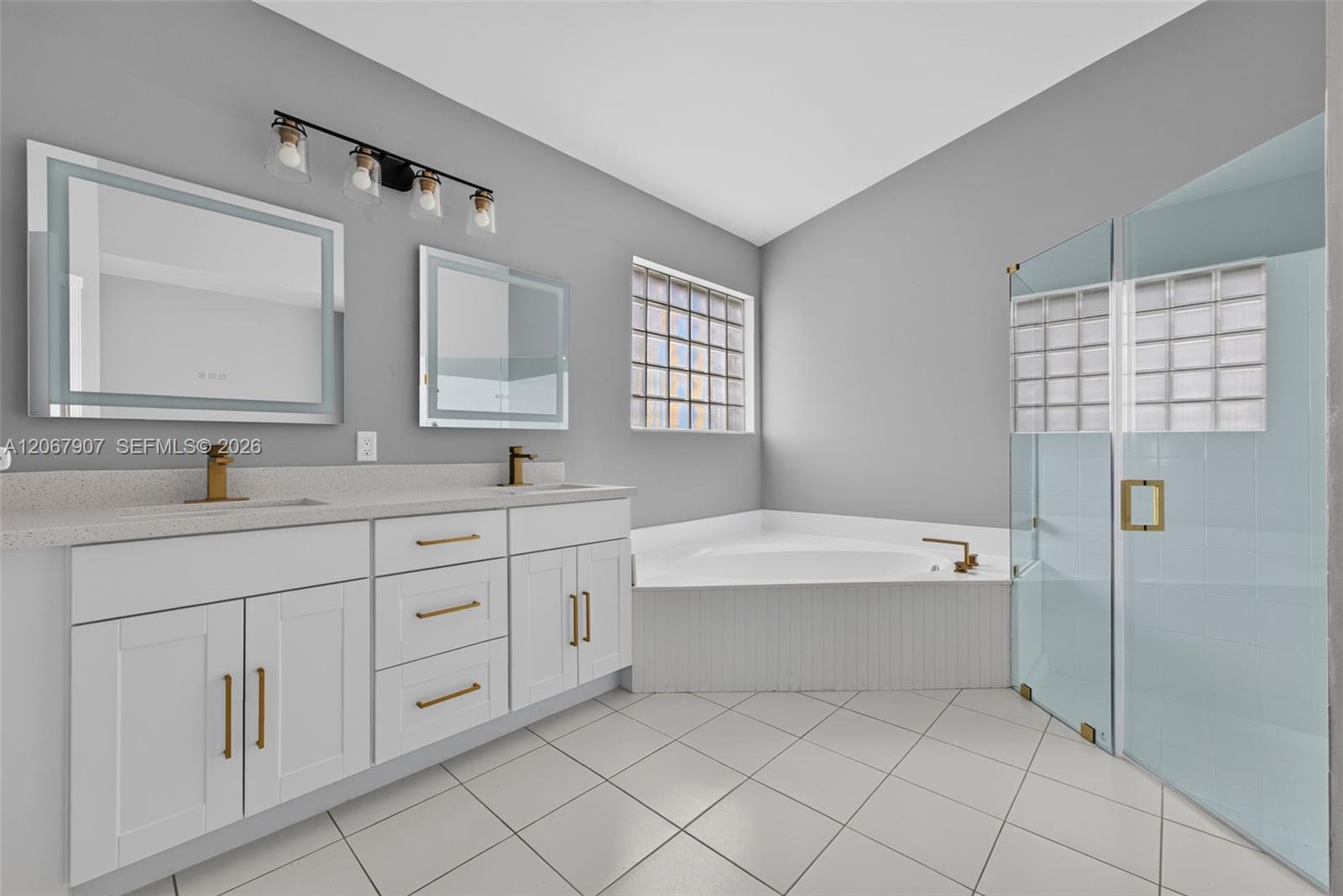 10471 S Utopia Circle gallery image #5