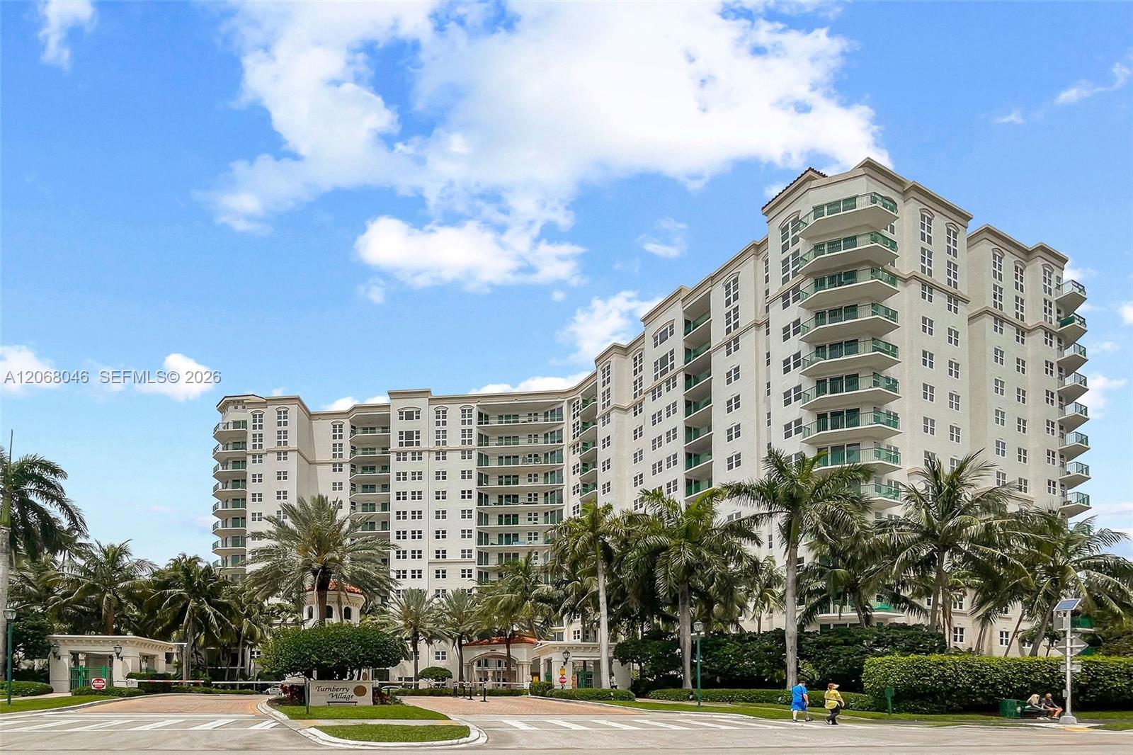 19900 E Country Club Drive