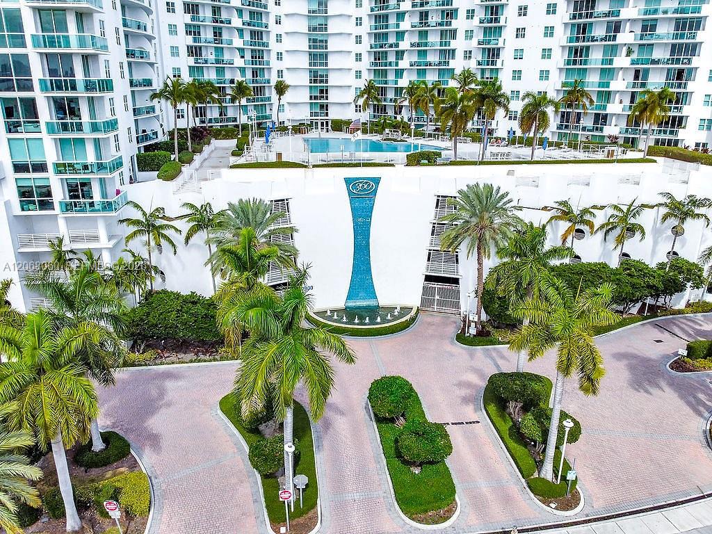 7900 Harbor Island Drive